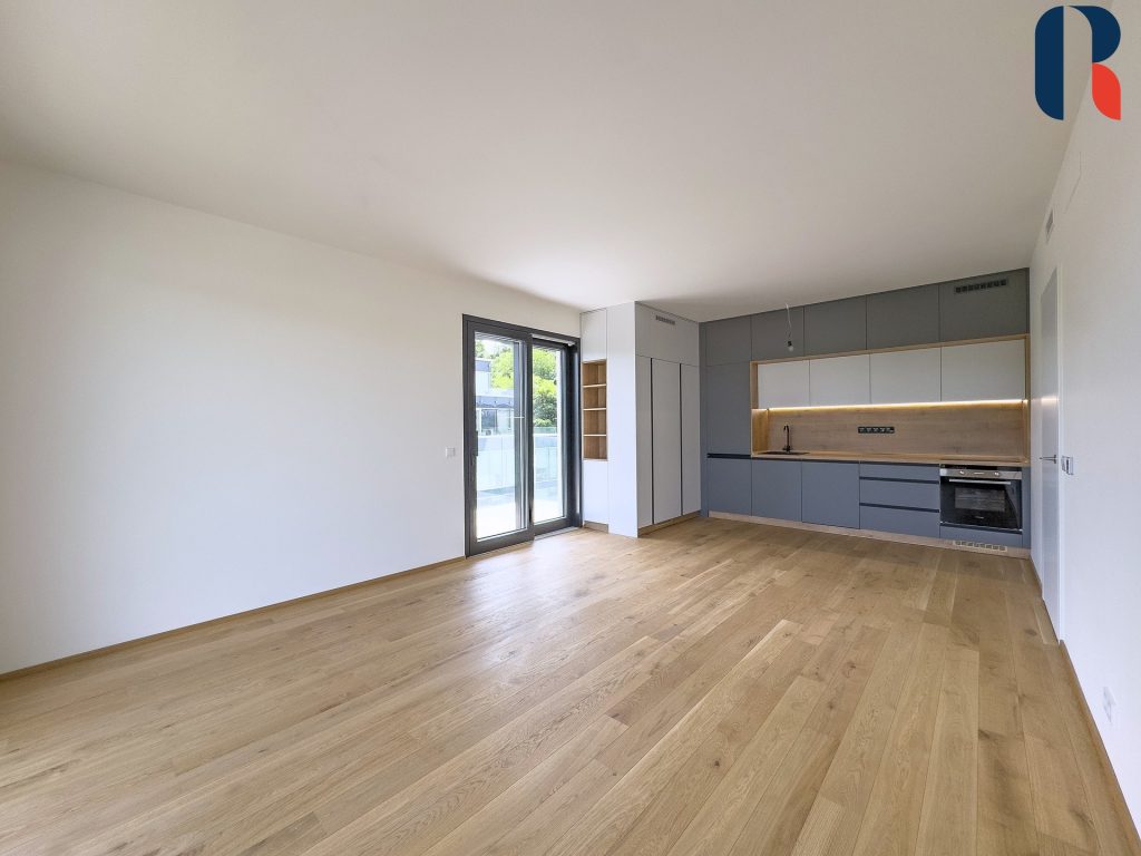 Pronájem bytu 2+kk, 67 m2 + balkon, parkování, výhled – Praha, Modřany