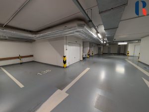 Pronájem garážového stání 13 m² – 1