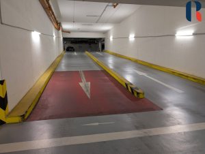 Pronájem garážového stání 13 m² – 2