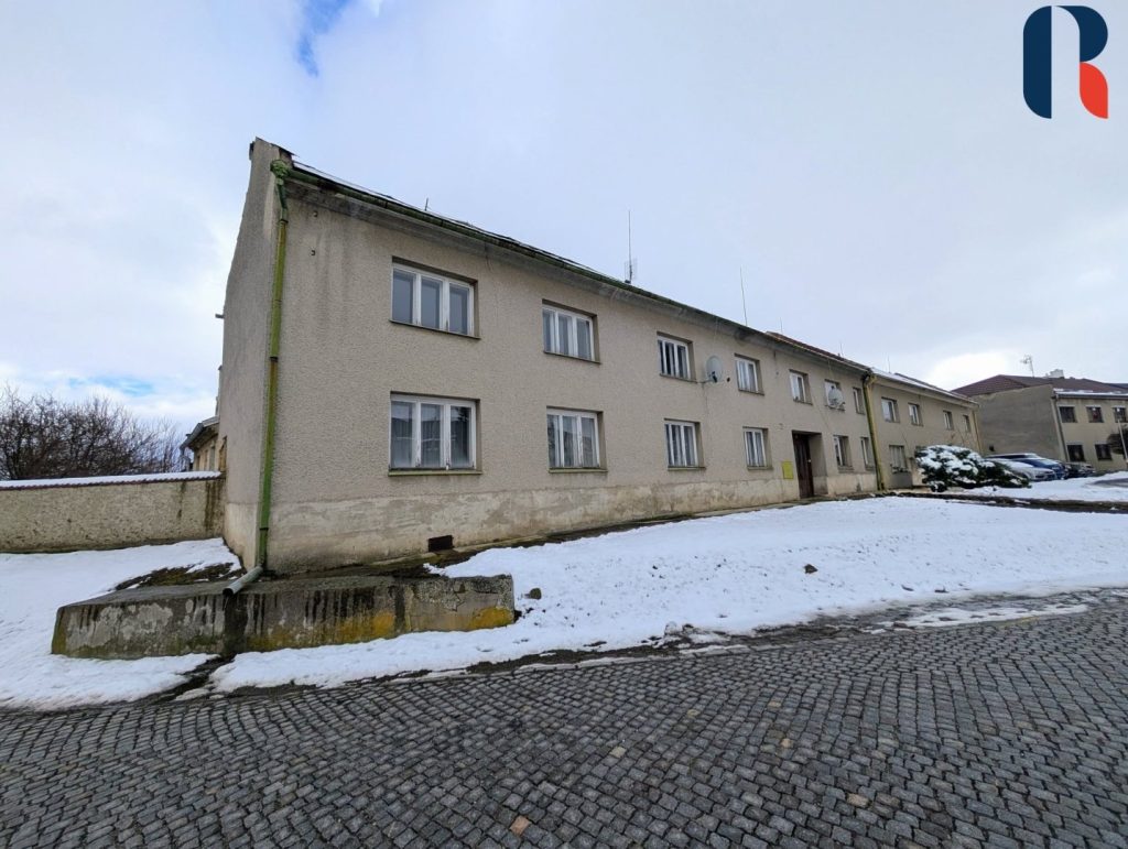 Prodej usedlosti na stavebním pozemku o výměře 5700 m², Lutín (u Olomouce)