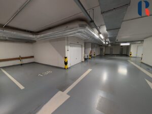 Pronájem garážového stání 13 m² – 1
