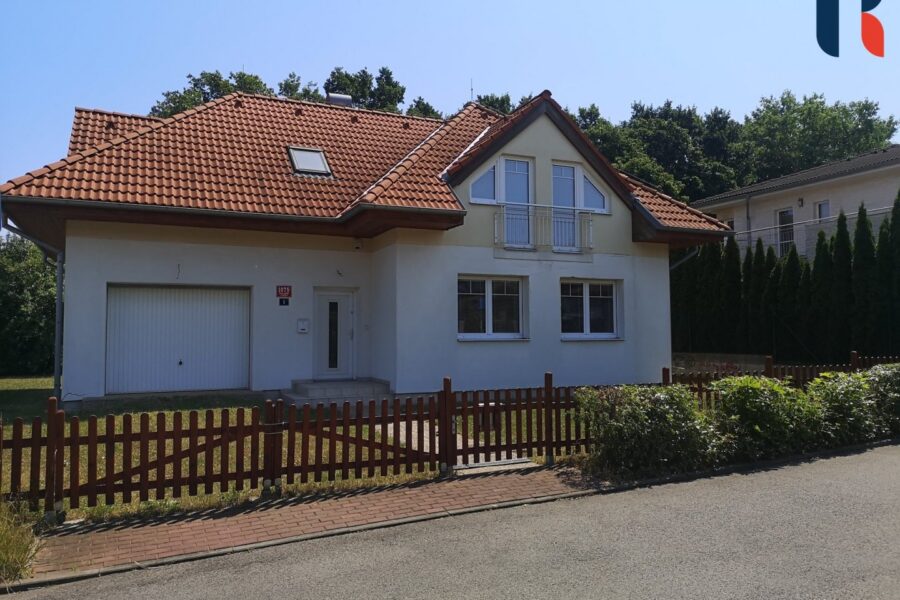 Pronájem rodinného domu 4+kk, garáž, 173 m²