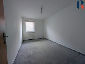 Prodej bytu 3+kk 72 m², předzahrádka 140m², garáž – 10