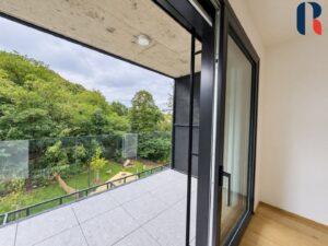 Pronájem zařízeného bytu 1+kk s balkonem a wellness v ceně nájmu, Praha–Modřany – 2