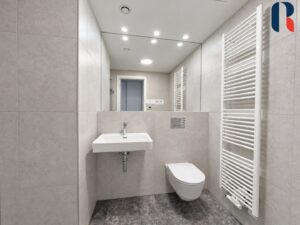 Pronájem zařízeného bytu 1+kk s balkonem a wellness v ceně nájmu, Praha–Modřany – 4